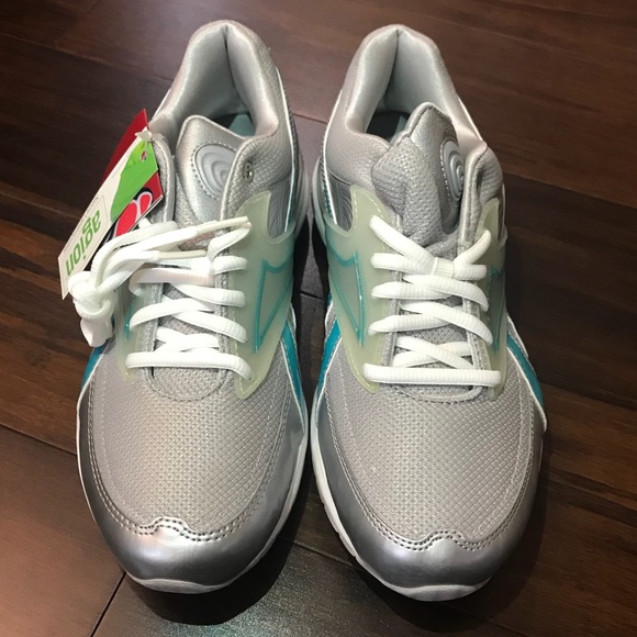 Reebok Easytone Reeinspire II SZ 6.5 NEW NWT Reebok Easytone Reeinspire II SZ 6.5 NEW NWT
